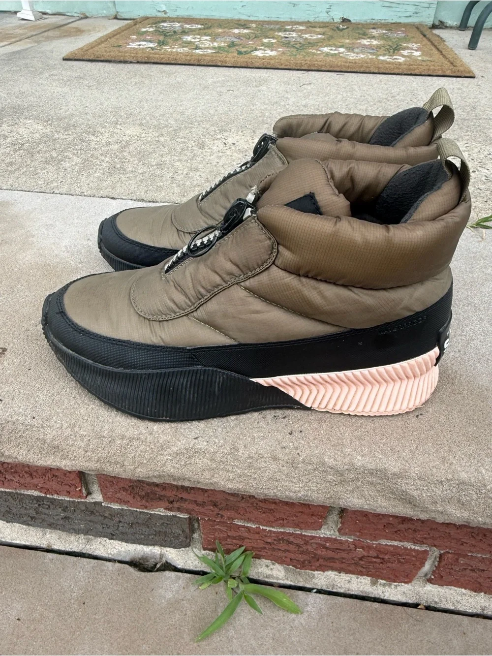 Sorel Olive Green and Black Quilted Slip-On Winter Sneakers with Pink Accent